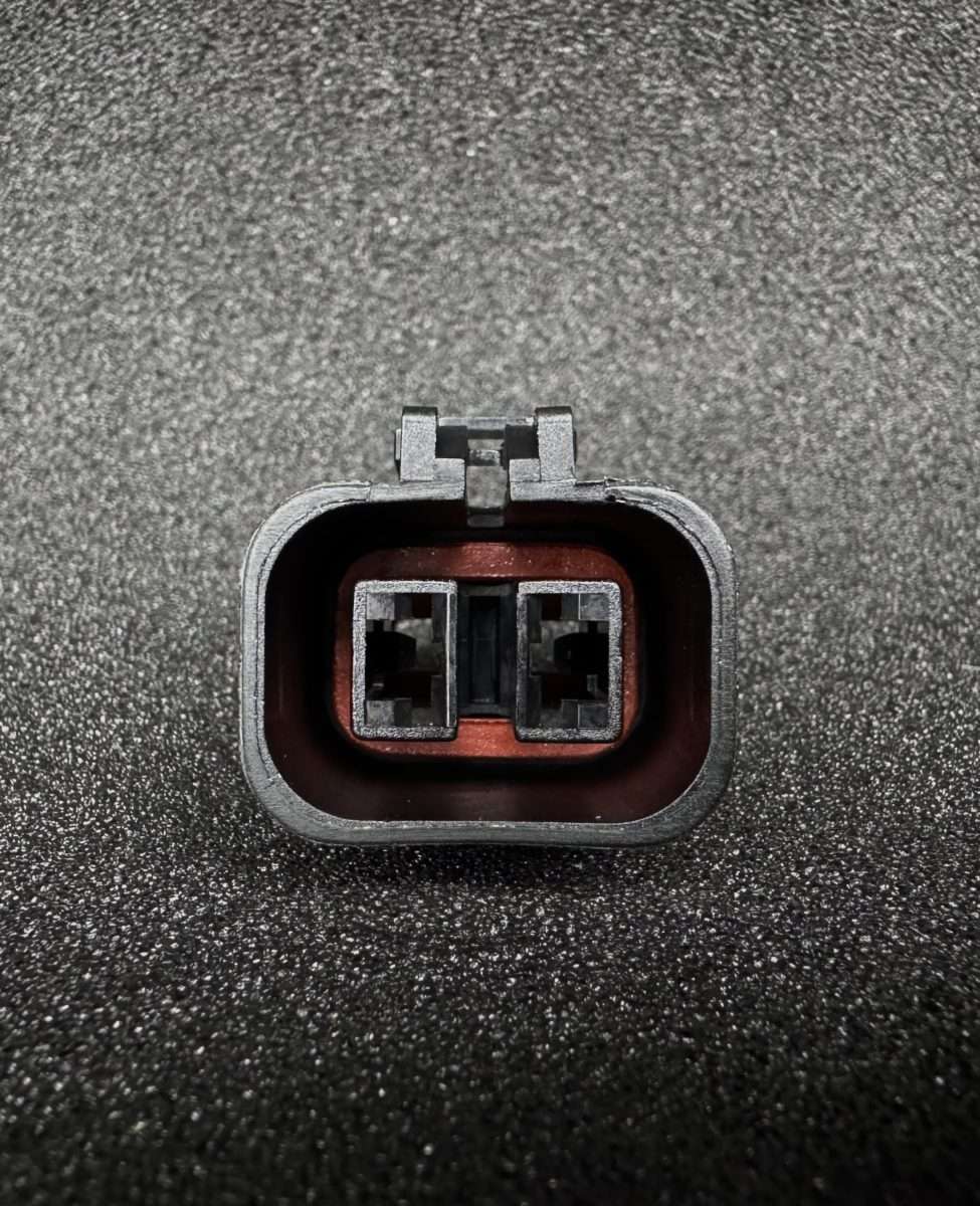 Mitsubishi 2Pin Alternator Plug