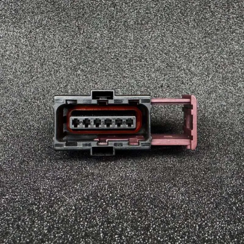 Hella pedal connector 2