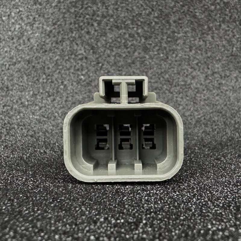 Nissan 6 pin female