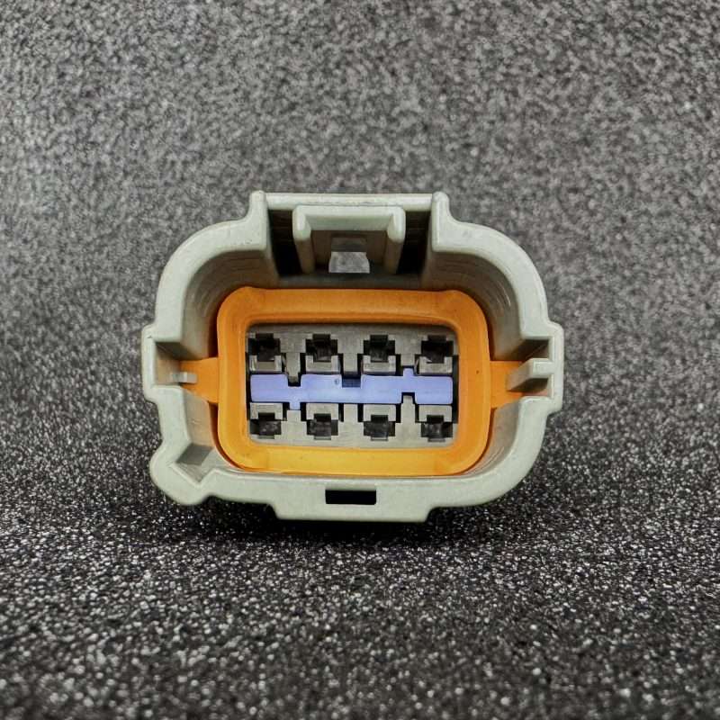 Nissan 8 pin Male Grey