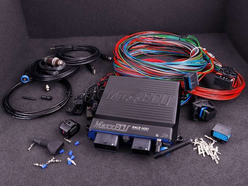 Alternative view of MaxxECU Race H20 Premium 4.2