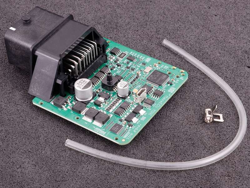 Alternative view of MaxxECU Mini Board With Connector