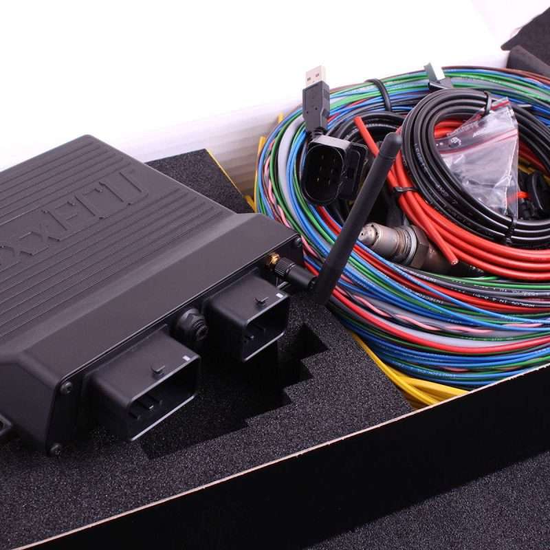 Alternative view of MaxxECU Race Premium 4.9